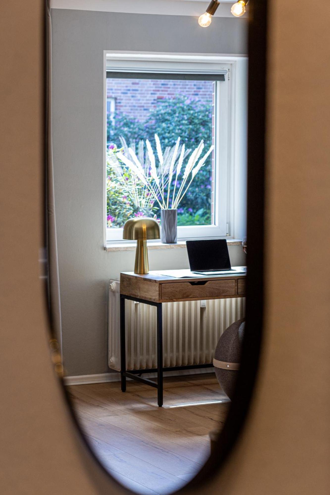 Have-A-Nice-Stay - Nahe Bahnhof Ahrensburg - 20 Minuten Nach Hamburg - Trotzdem Ruhig Gelegen - 6 Minuten Zu Fuss Ins Zentrum Ahrensburg - Modern Eingerichtet Buitenkant foto