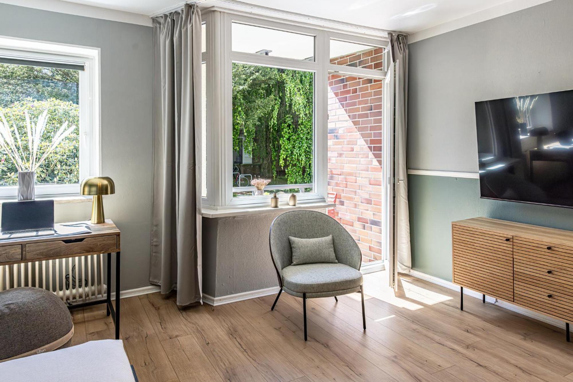 Have-A-Nice-Stay - Nahe Bahnhof Ahrensburg - 20 Minuten Nach Hamburg - Trotzdem Ruhig Gelegen - 6 Minuten Zu Fuss Ins Zentrum Ahrensburg - Modern Eingerichtet Buitenkant foto