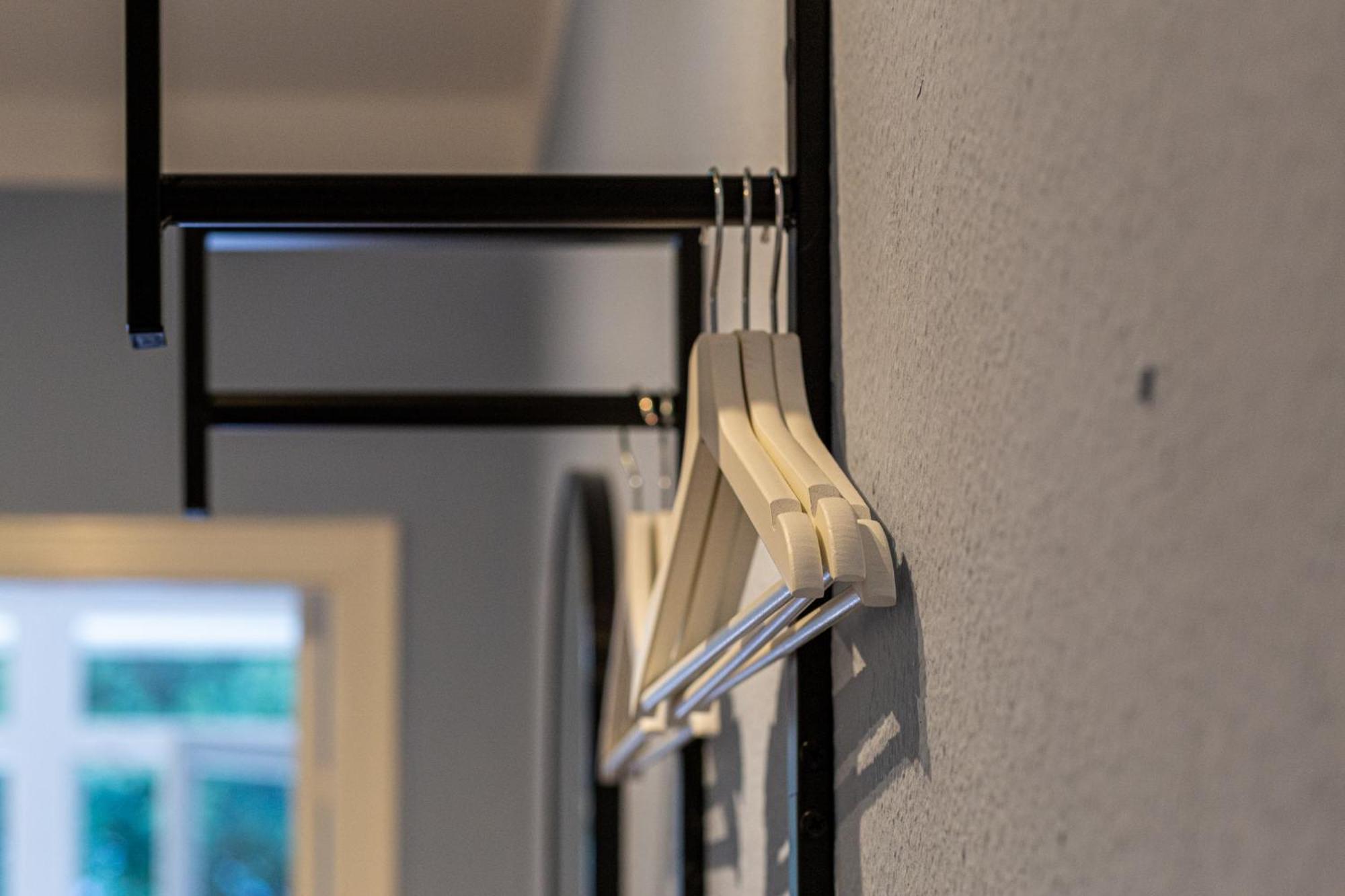 Have-A-Nice-Stay - Nahe Bahnhof Ahrensburg - 20 Minuten Nach Hamburg - Trotzdem Ruhig Gelegen - 6 Minuten Zu Fuss Ins Zentrum Ahrensburg - Modern Eingerichtet Buitenkant foto