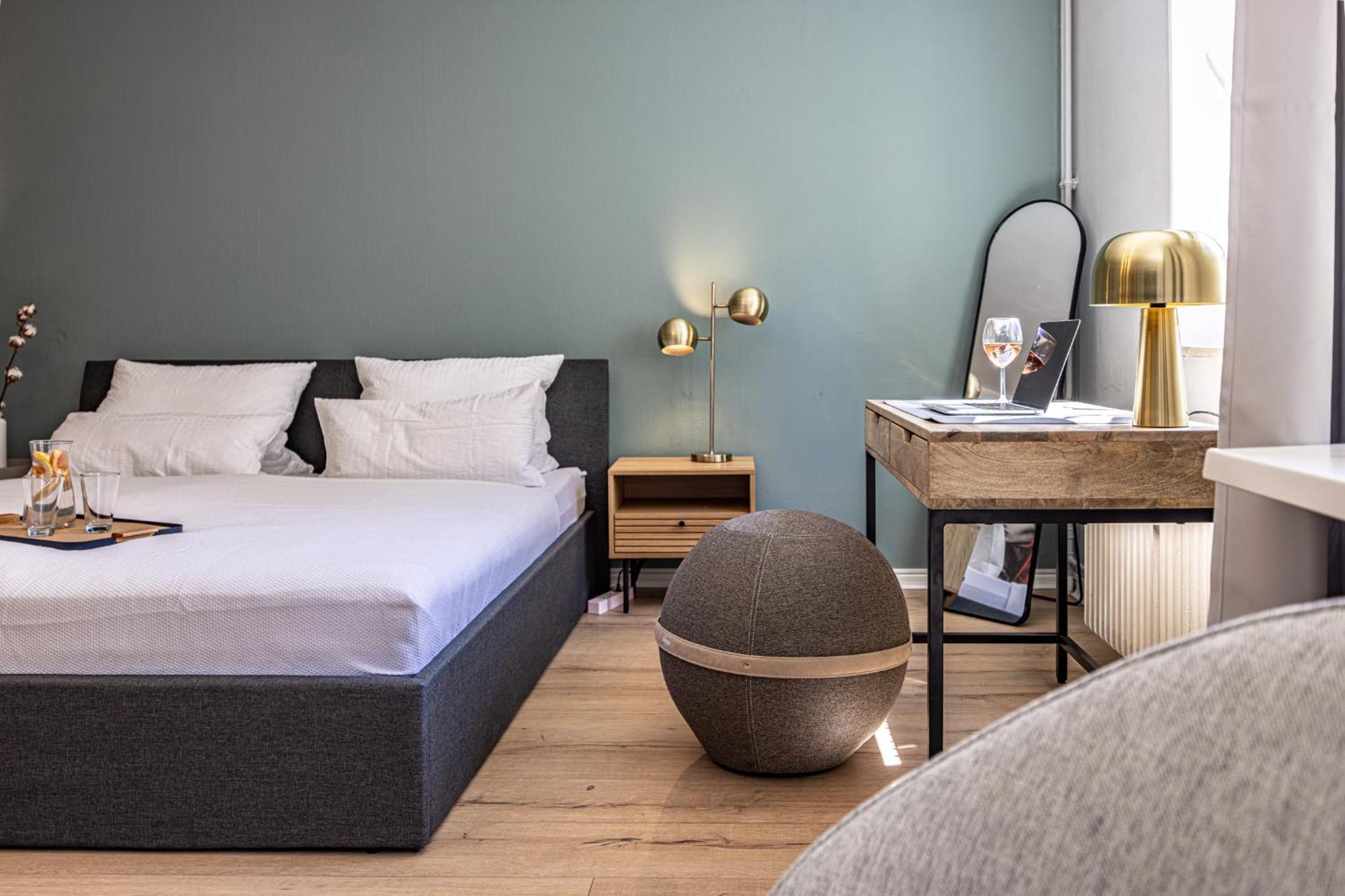 Have-A-Nice-Stay - Nahe Bahnhof Ahrensburg - 20 Minuten Nach Hamburg - Trotzdem Ruhig Gelegen - 6 Minuten Zu Fuss Ins Zentrum Ahrensburg - Modern Eingerichtet Buitenkant foto